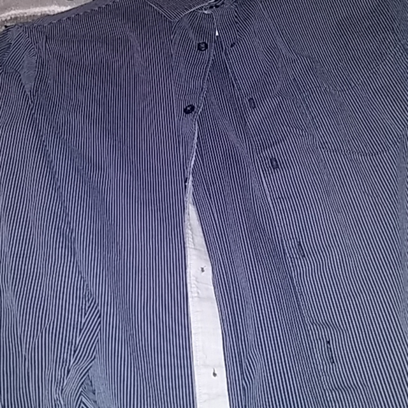 2 American Eagle button downs EUC - Picture 3 of 4